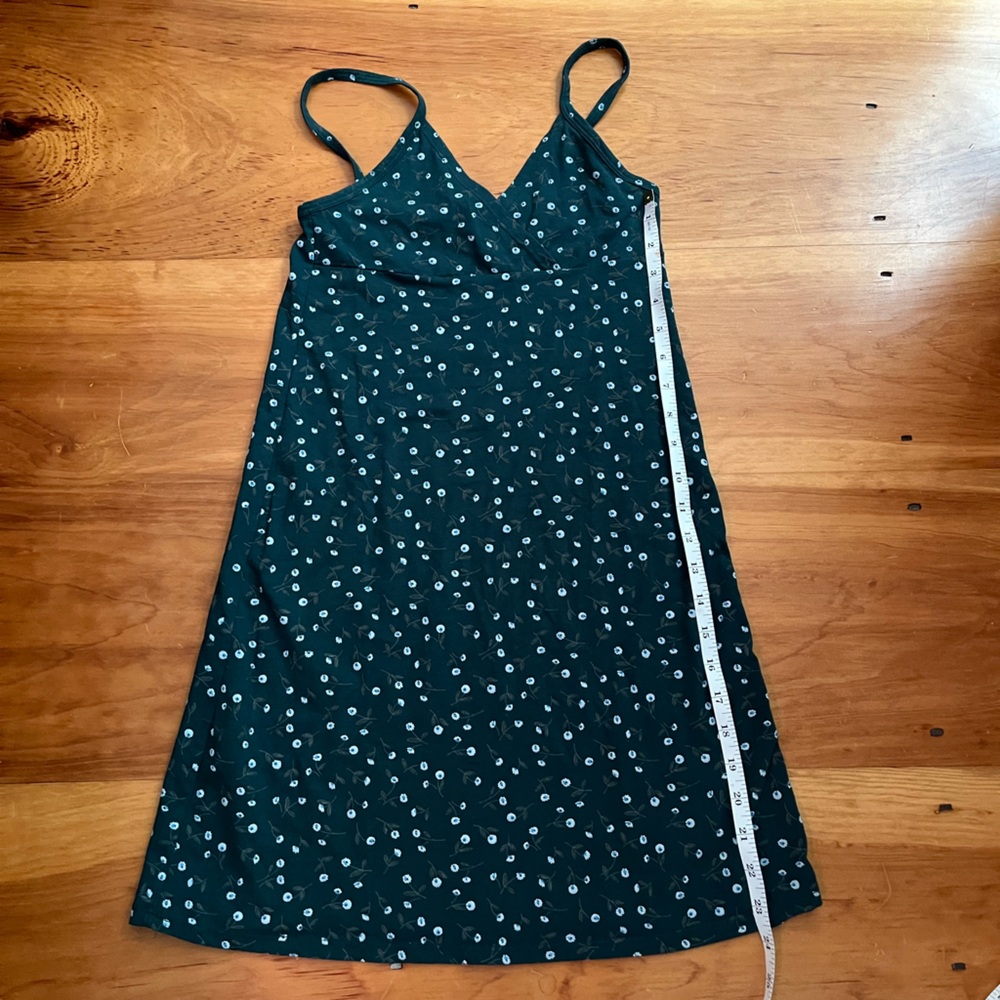 Brandie Melville Cotton Dress. Floral, Dark Green. Size XS/S
